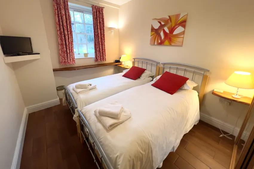 Twin bedroom with all linen provided