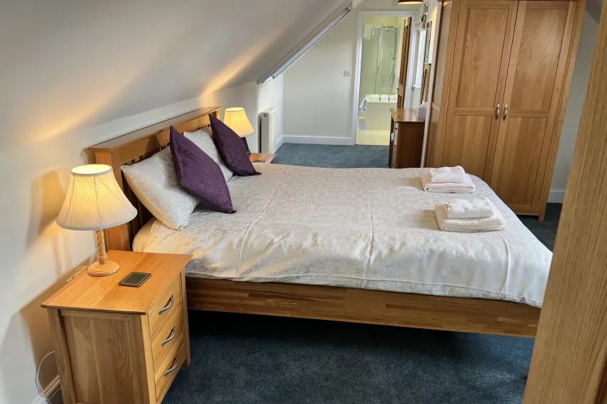 Main bedroom with ensuite bathroom