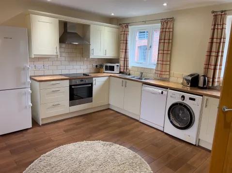 Fully Fitted Kitchen