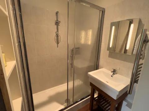 Ensuite shower room