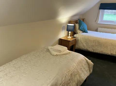 Orchard Cottage - twin bedroom