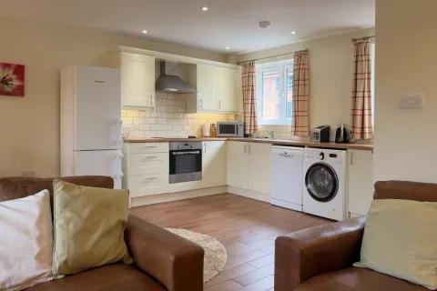 Fully fitted kitchen