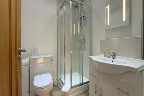 Ensuite shower