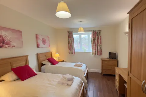 Twin bedroom with all linen providedoom